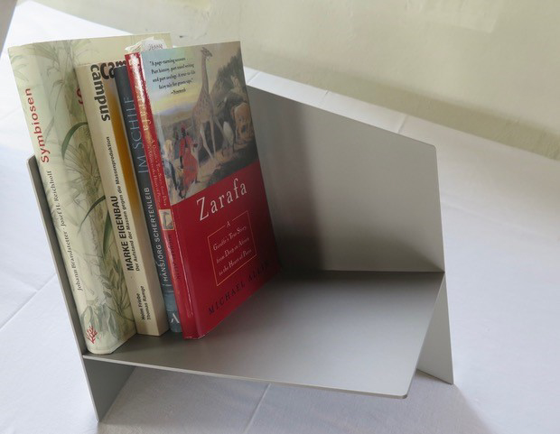 Datei:Bürki Buchgestell klein.jpg