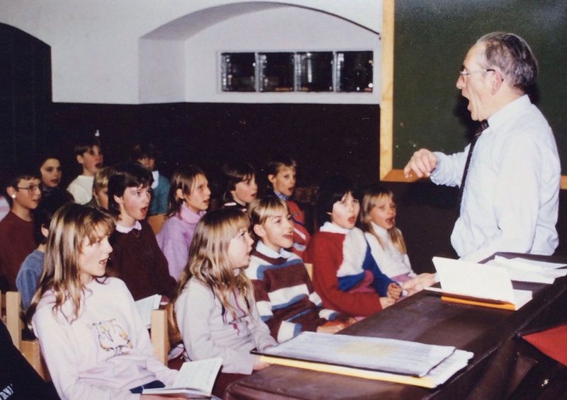 Datei:Singen schule.jpg