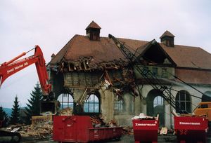 Abbruch Turnhalle 2.jpg