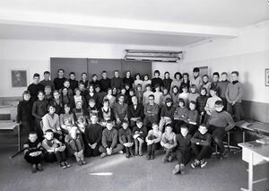 Jahrgang 1951-52-53 Sek 1966 Weber Zentralschulhaus.jpg