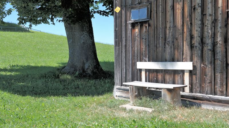 Datei:Bänkli Stadel Höhenweg.jpg