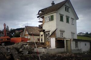 Wies Abbruch Haus Hutterli.JPG
