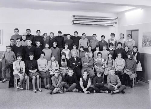 Jahrgang 1949 50 51 Sek Weber Zentralschulhaus.jpg