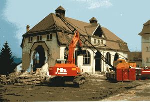 Abbruch Turnhalle 1.jpg