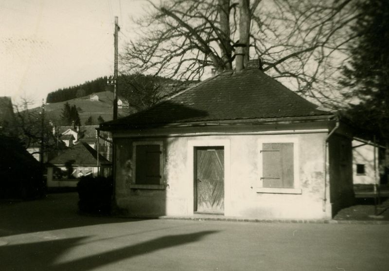 Datei:Waschhaus Dorfplatz 2.jpeg