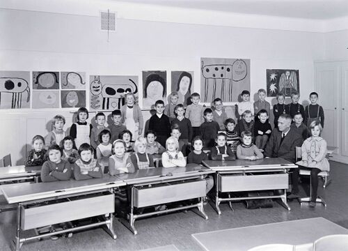 Jahrgang 1955 Klasse 1962 Niggli Zentralschulhaus.jpg