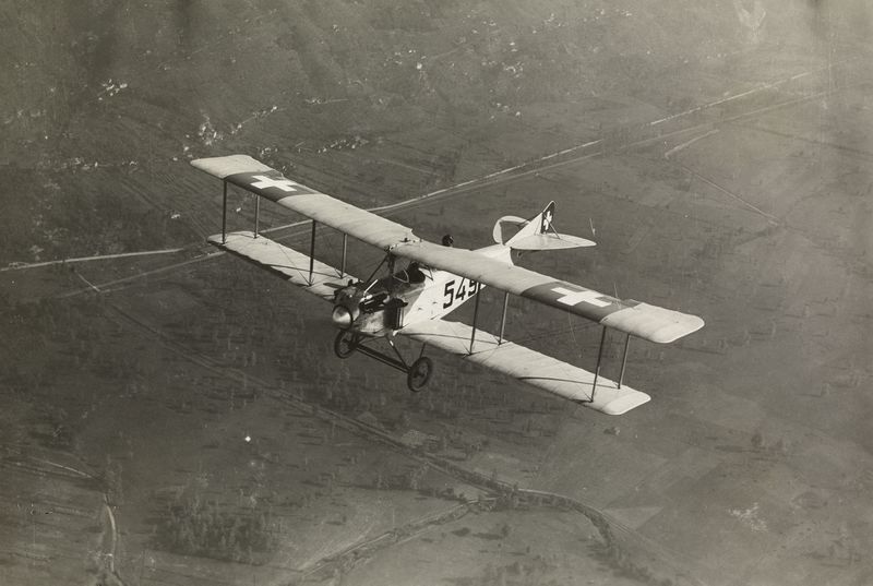 Datei:Kurzrumpf Doppeldecker 1919.jpg