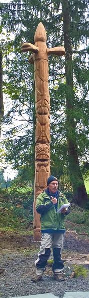 Datei:Totem Zeremonie 01 Christian.jpg
