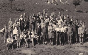 Jahrgang 1928 Rütli 1941 Lehrer Schläpfer.jpg