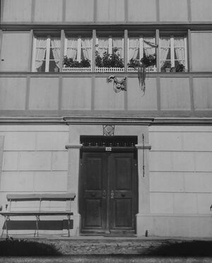 Mittelportal Reutenenstr 4.jpg