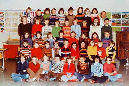 Jahrgang 1968 3 Klasse 1977 Tscharner.jpg