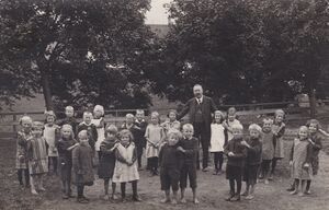 Jahrgang1919 1 Klasse 1926 Lehrer unbekannt Schulhaus unbekannt.jpg