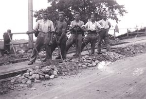 TB 1933 Gleisarbeitertrupp.jpg