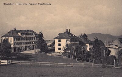 Foto mit Ausweichstelle im Hintergrund
