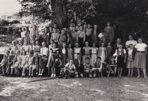 Jahrgang 1943 44 Schulreise Rütli1954 Collenberg und Schläpfer.jpg