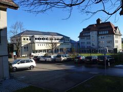 Zentralschulahsu mit Turnhalle von 1994
