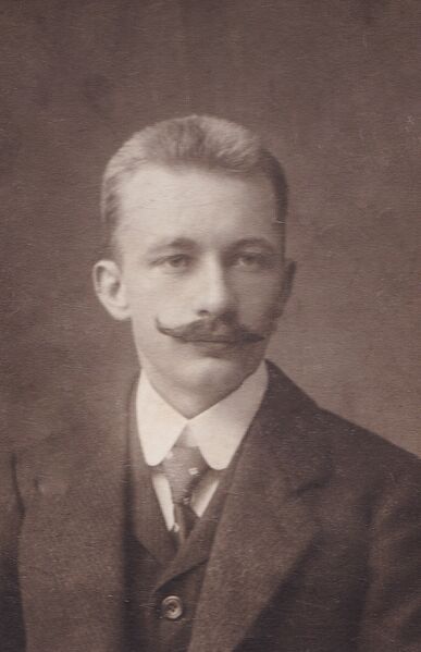 Datei:Scherlerei Tanner Konrad Tanner.jpg