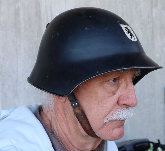Datei:Helm 3.jpg