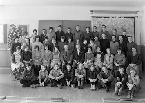 Jahrgang 1948 1950 1 3 Sek 1963 Weber Zentralschulhaus.jpg